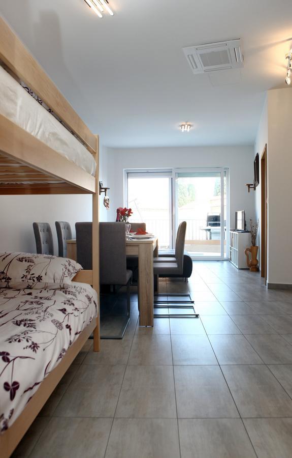 Charming San Simon Beach Apartment Jn Izola Exteriör bild